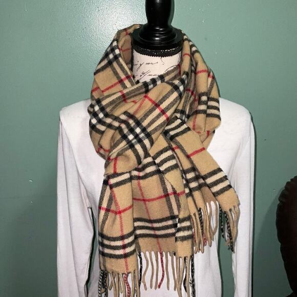 Vintage Burberrys of London Large 100% Lambswool Scarf Made in England - Picture 14 of 14